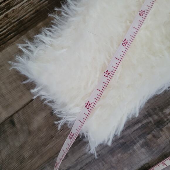 Love Tree White Fluffy Cropped Sweater Women’s Size L | Soft Shag Crewneck - Picture 8 of 9